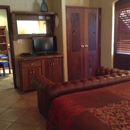 Manuel Towers Boutique Accommodation Рокингам Екстериор снимка