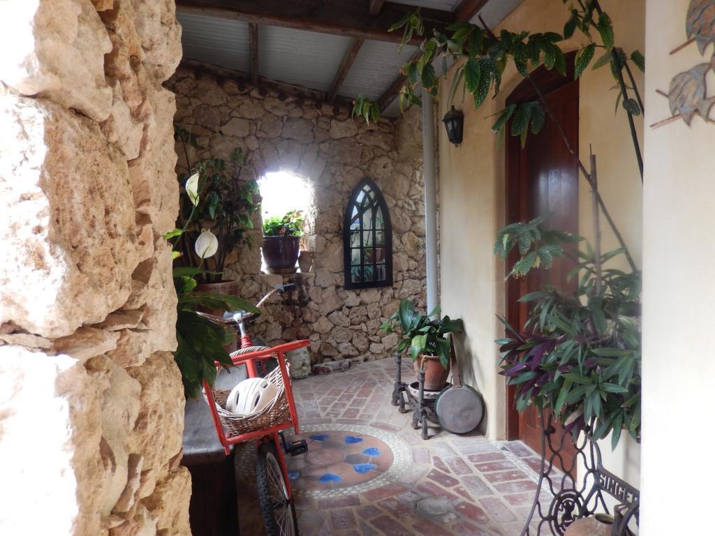Manuel Towers Boutique Accommodation Рокингам Екстериор снимка