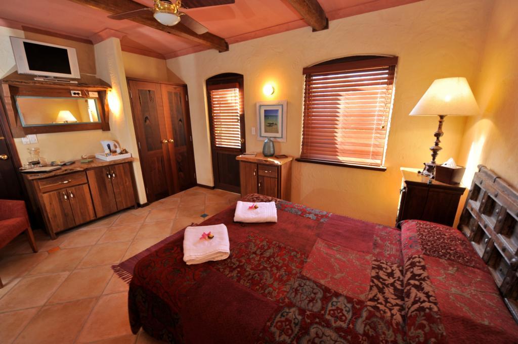 Manuel Towers Boutique Accommodation Рокингам Стая снимка